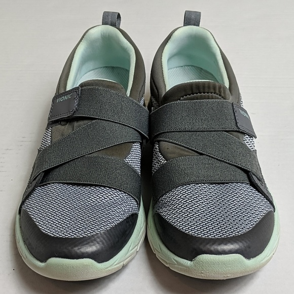 vionic dash slip on sneaker